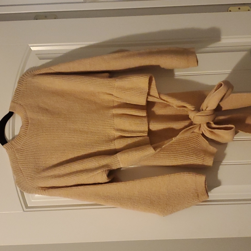 Knit sweater with Ruffle and bow detail